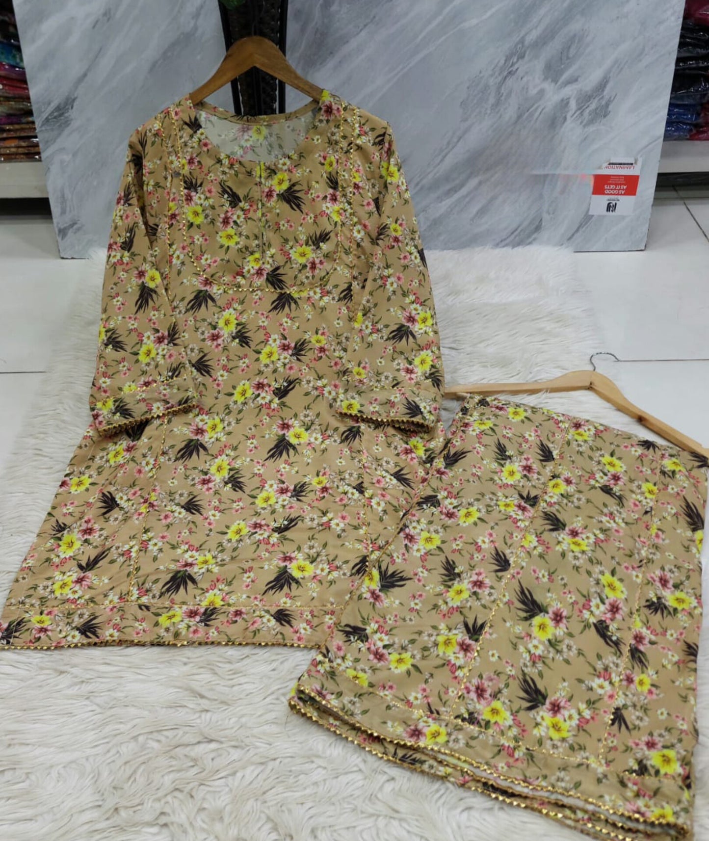 Elegant Digital Print Lawn Suit – Loose Plaza Set