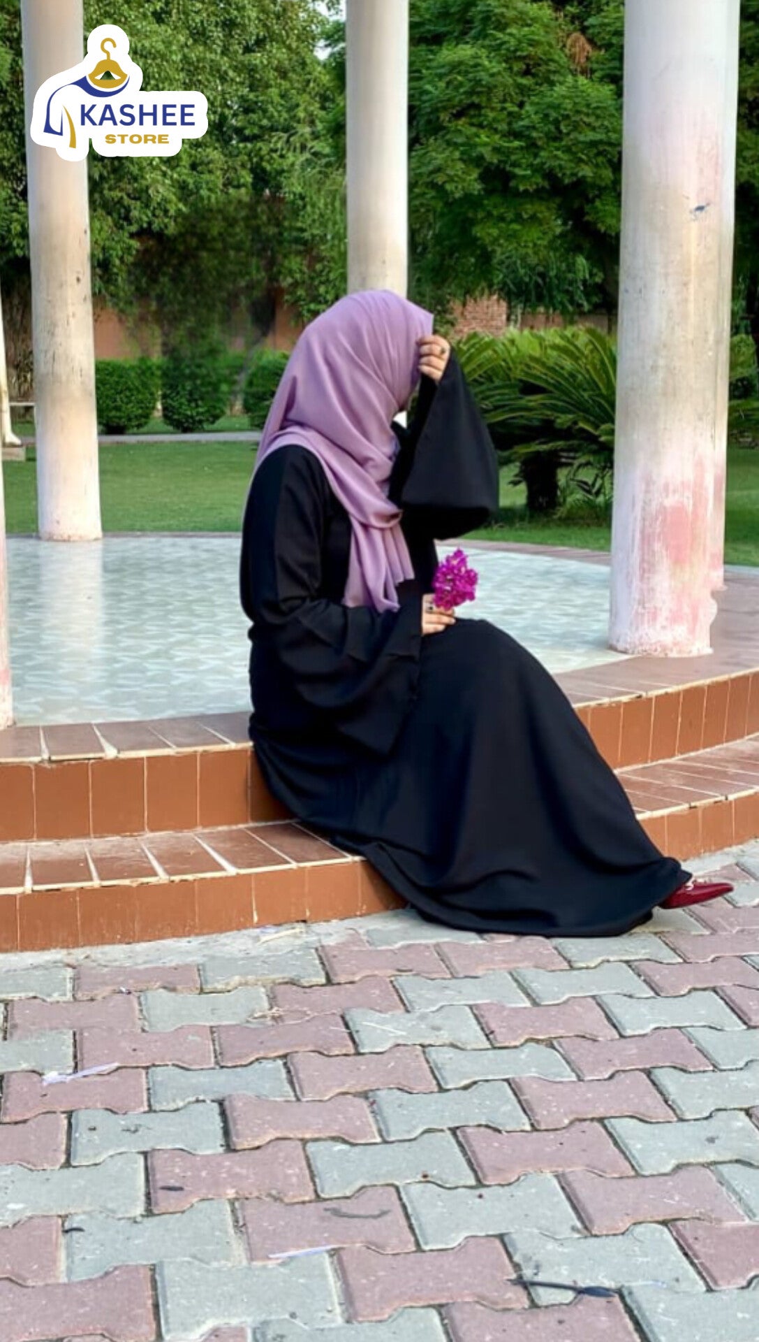 Maxi Abaya ;