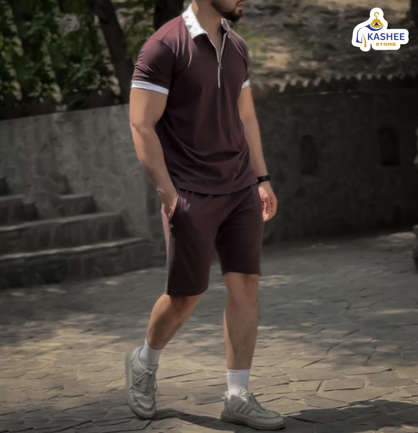 Zip Style Short Tracksuit – Sporty & Stylish