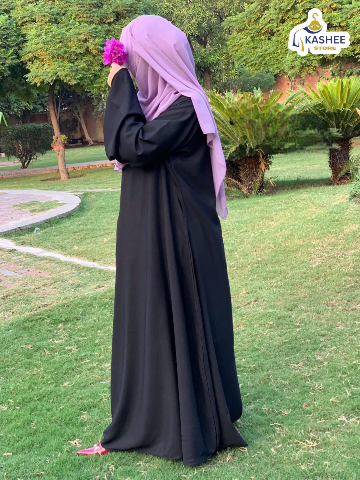 Maxi Abaya ;